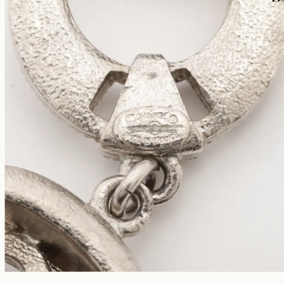 Chanel Silver & White Pearl Drop Earrings Authentic Vintage Coco Elegant - Picture 5 of 5